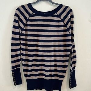 Wearing Your Heart On Your Sleeve Women’s Sweater Size M